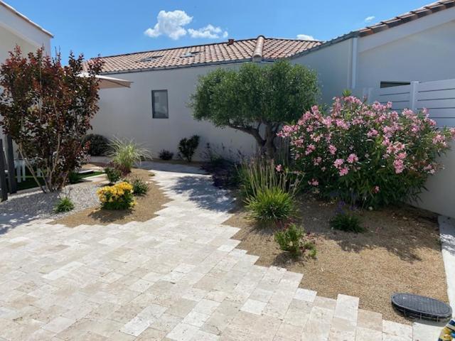 Holiday home Maison Neuve Zone Coulee Verte Menant A L'ocean